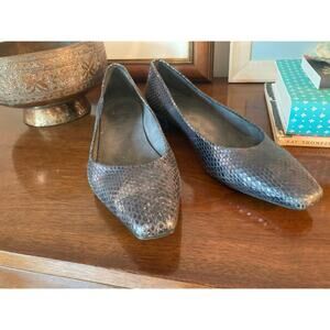 Stuart Weitzman Navy Blue Iridescent Snakeskin Squared-toe Flats  ~ Sz 9.5